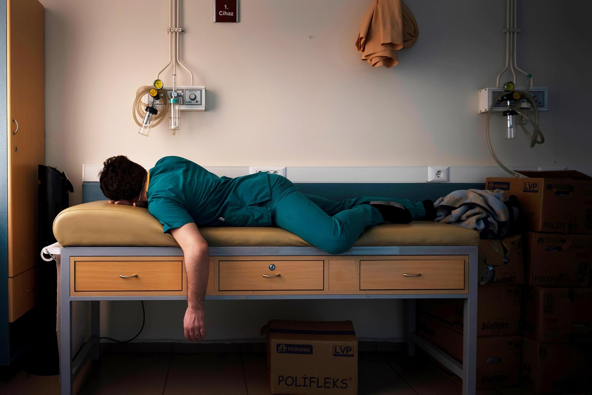 New York Photography Awards Winner - At THE EPİCENTER OF COVİD 19