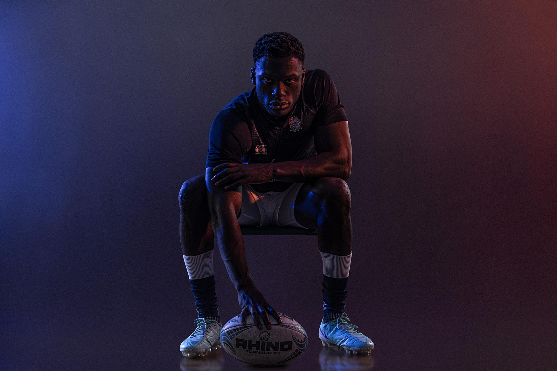 New York Photography Awards Winner - kitan and ball seated